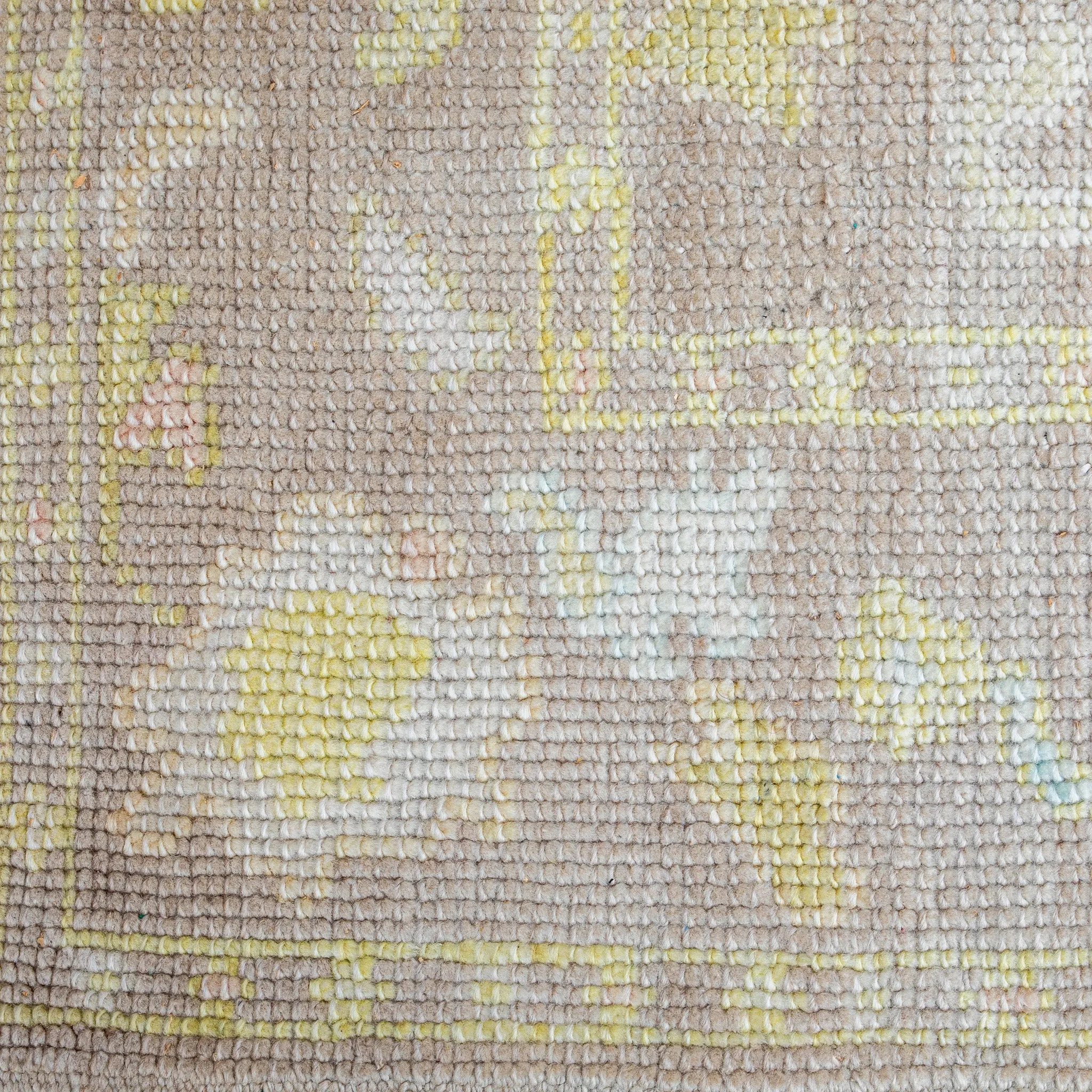 15220 Handwoven Rug 2’8x9’9