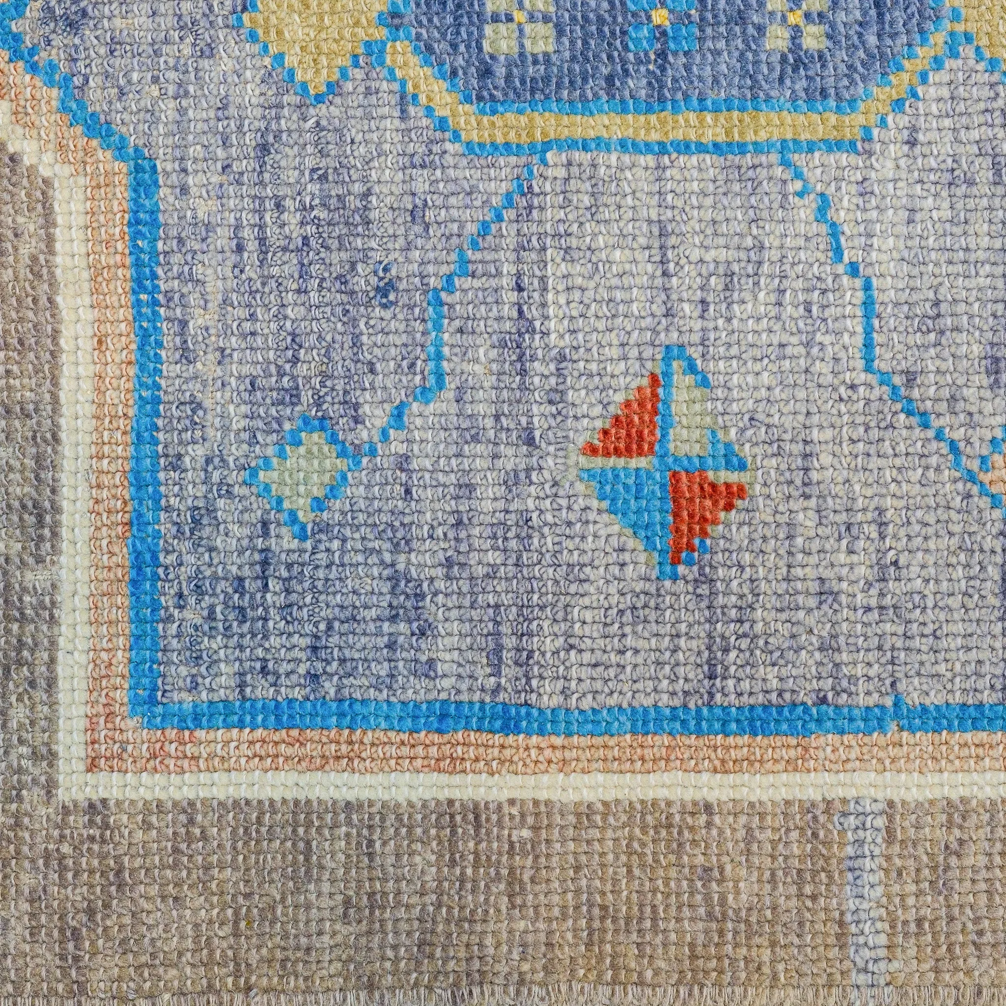 15915 Handwoven Rug 2’9x11'11