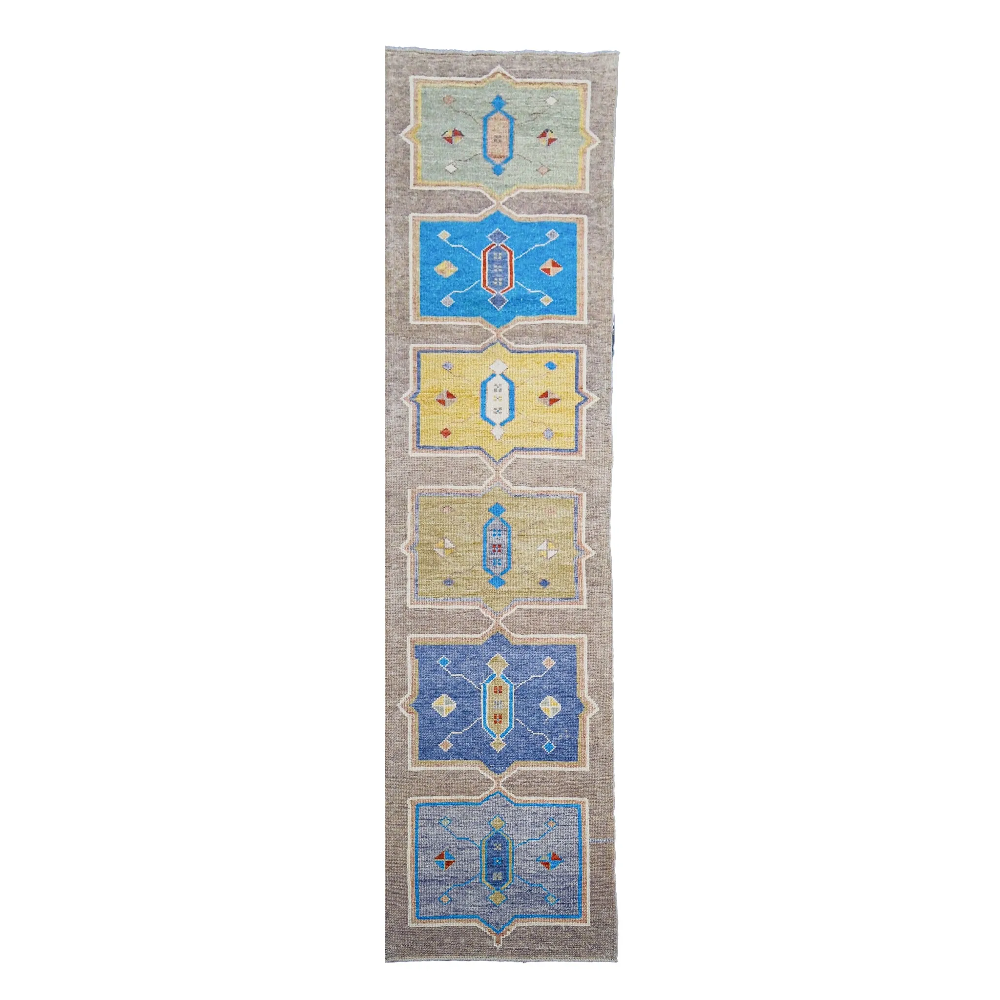 15915 Handwoven Rug 2’9x11'11