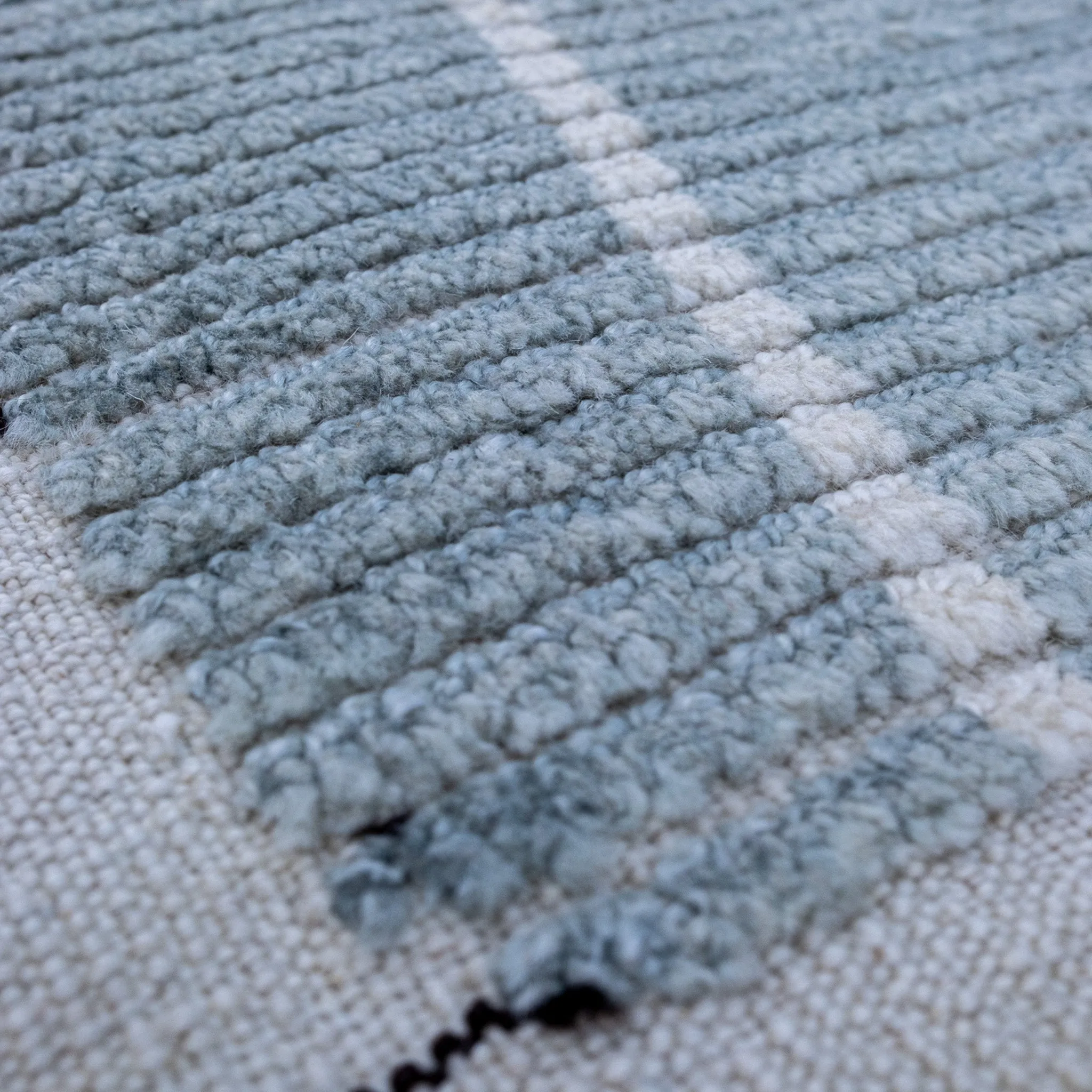 16140 Handwoven Rug 9’10x14