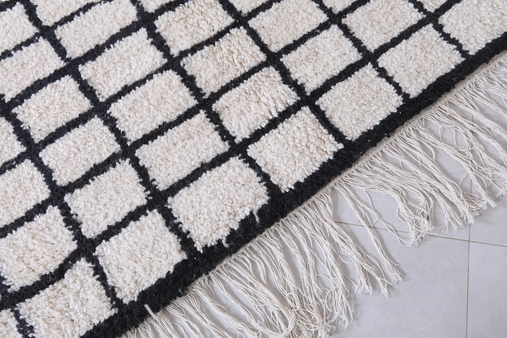 Berber Moroccan Rug 4.7 x 6.3 Ft - Handmade Wool Rug