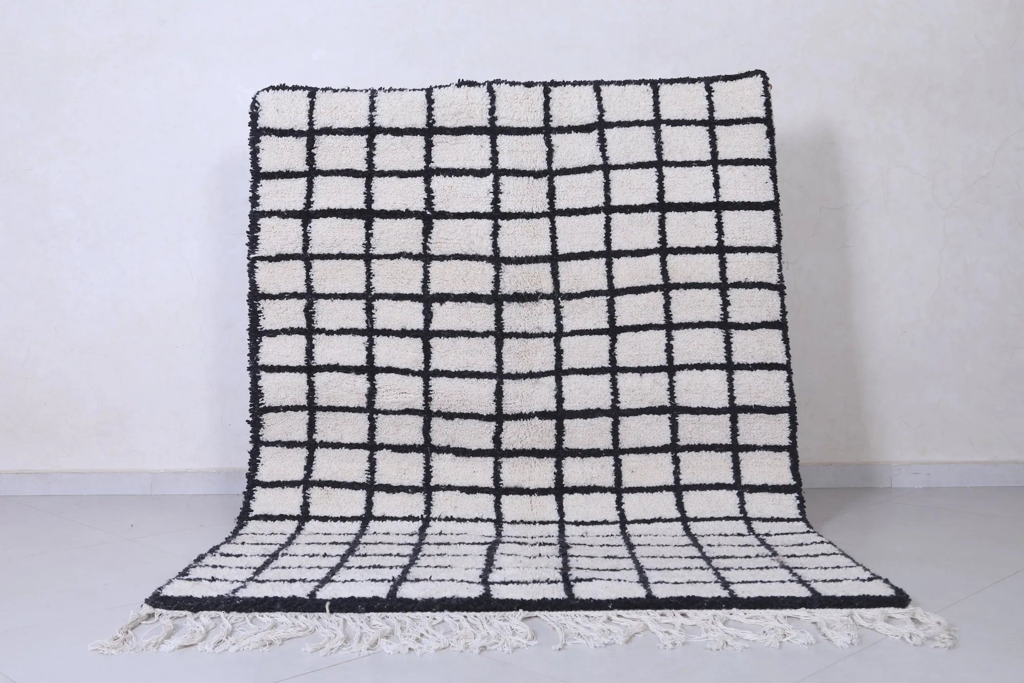 Berber Moroccan Rug 4.7 x 6.3 Ft - Handmade Wool Rug