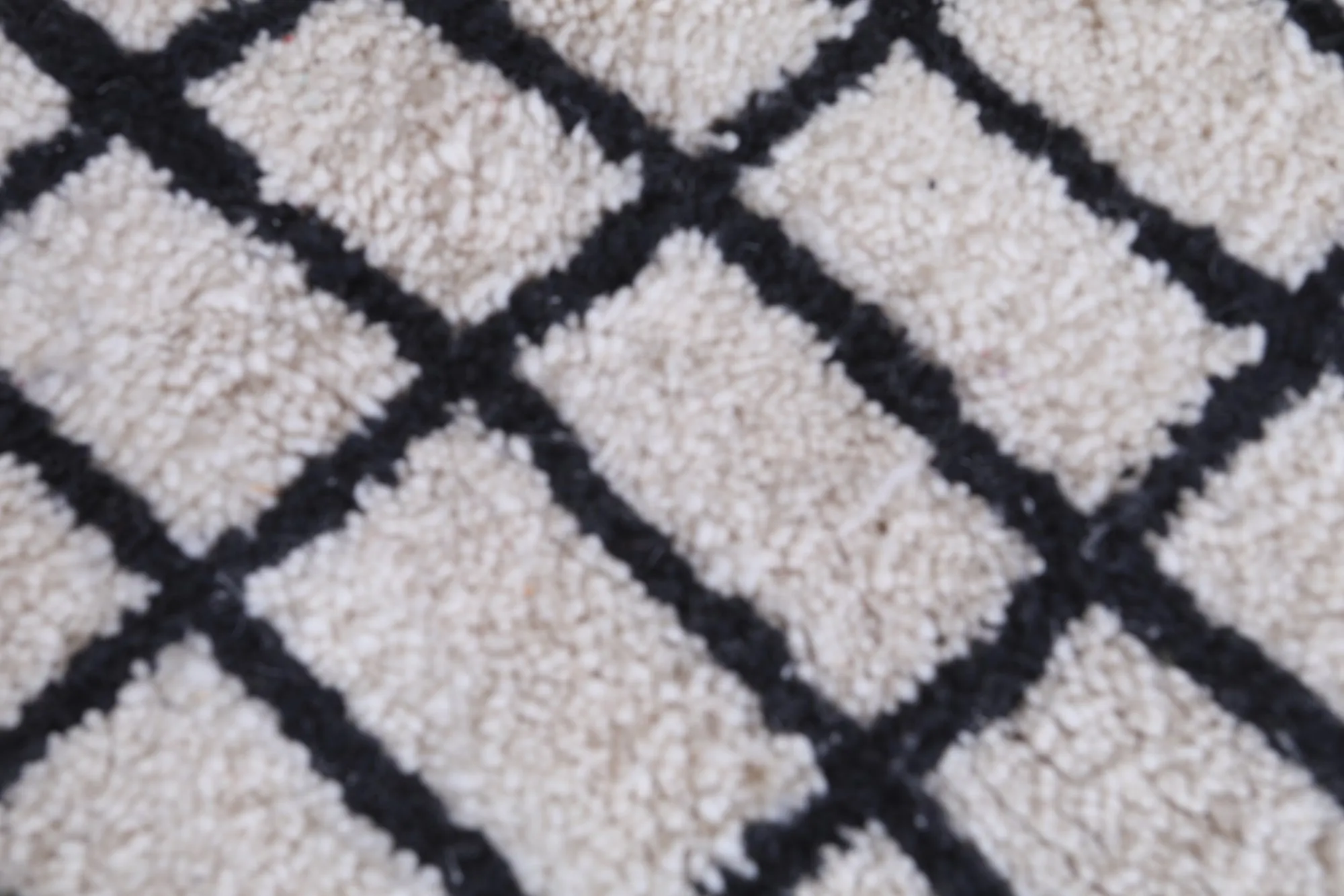 Berber Moroccan Rug 4.7 x 6.3 Ft - Handmade Wool Rug