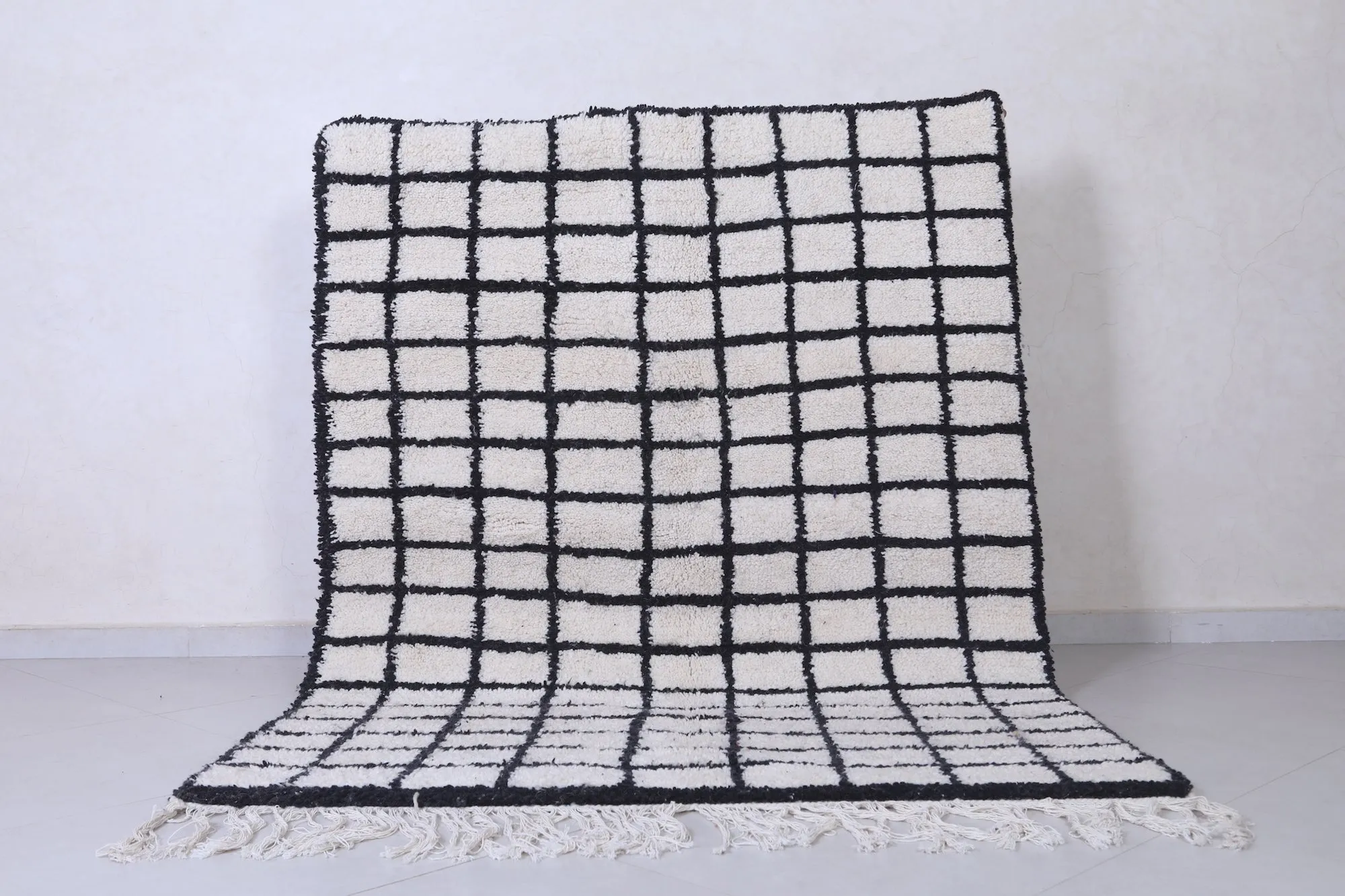 Berber Moroccan Rug 4.7 x 6.3 Ft - Handmade Wool Rug