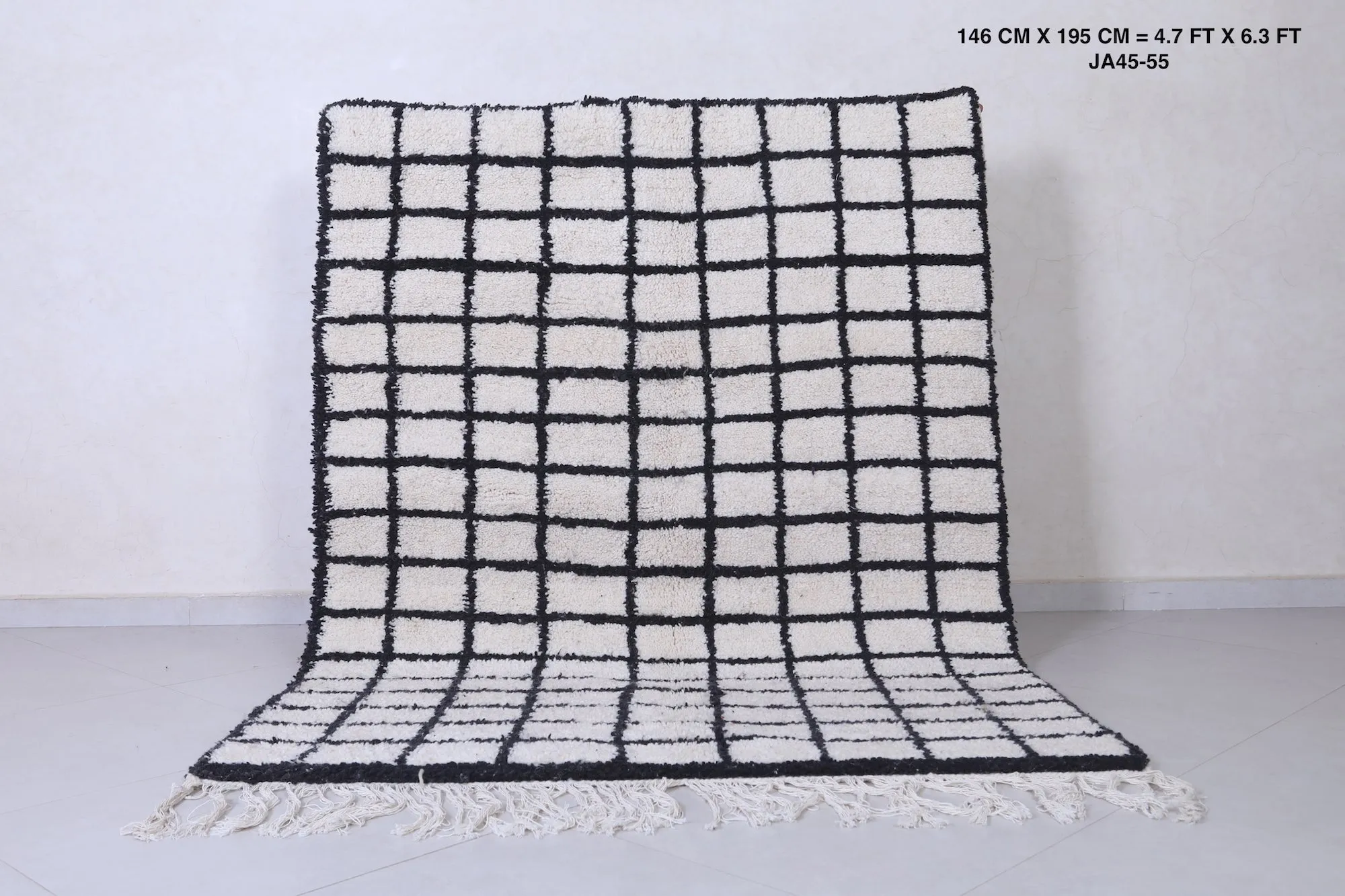 Berber Moroccan Rug 4.7 x 6.3 Ft - Handmade Wool Rug