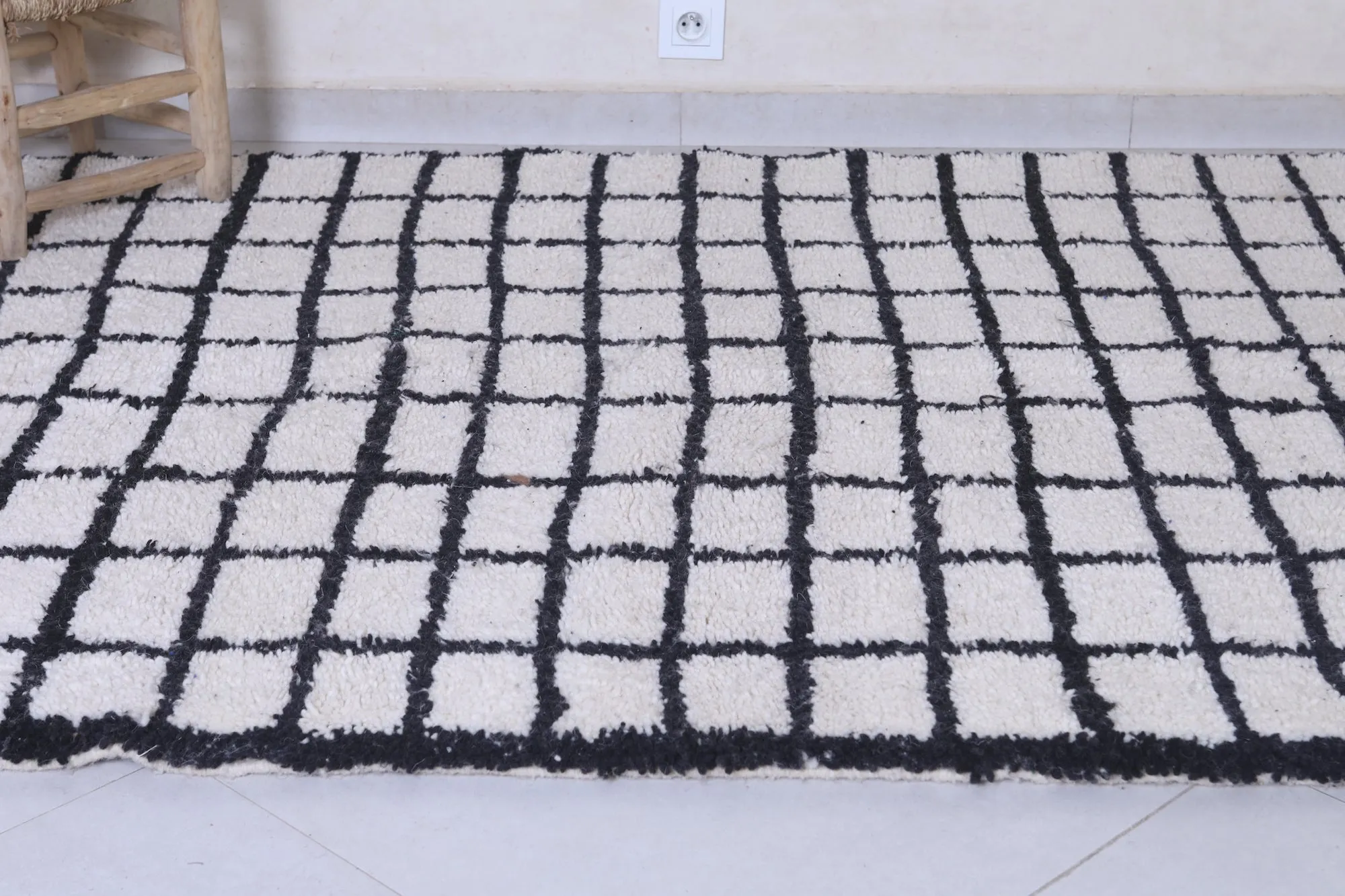 Berber Moroccan Rug 4.7 x 6.3 Ft - Handmade Wool Rug