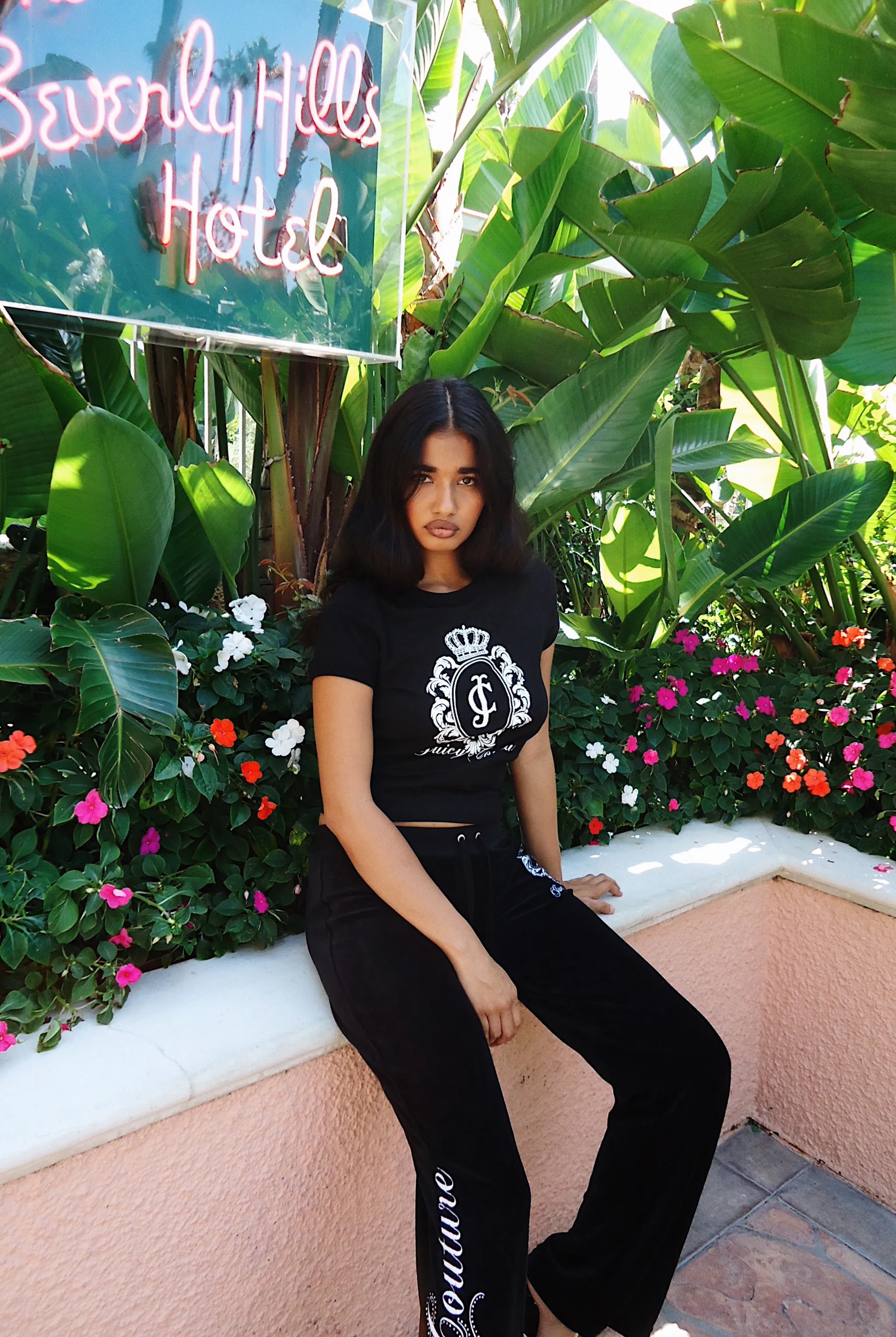 BLACK JERSEY FITTED HERITAGE CREST T-SHIRT
