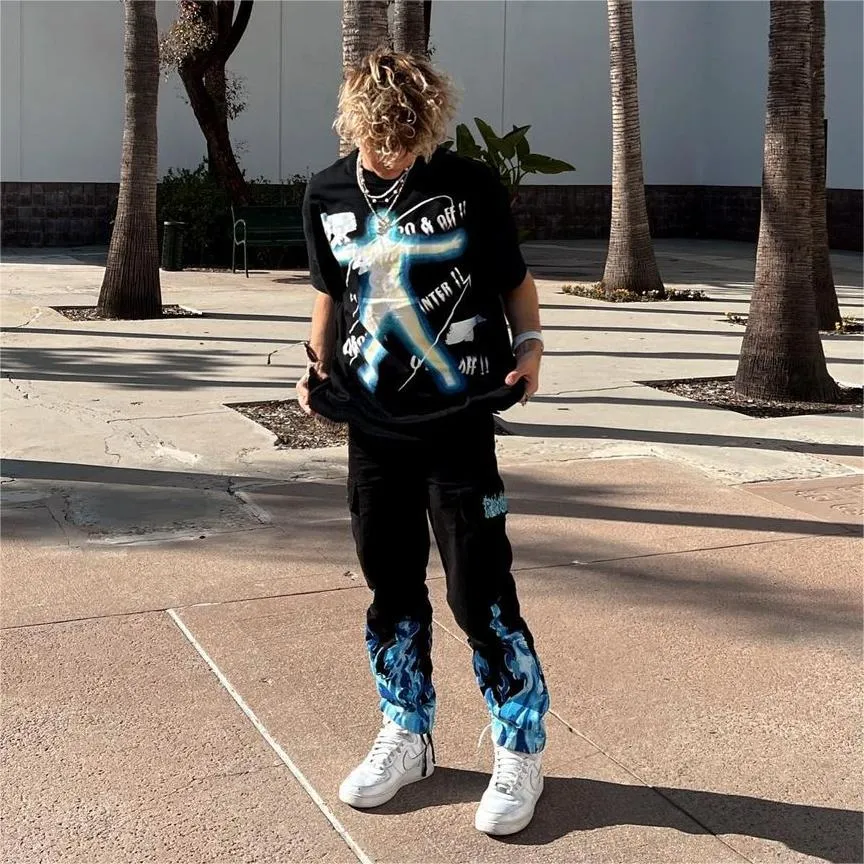 Bold Abstract Graphic Oversize T-Shirt
