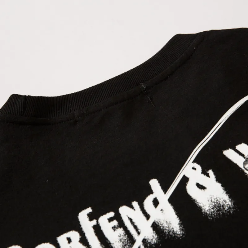 Bold Abstract Graphic Oversize T-Shirt