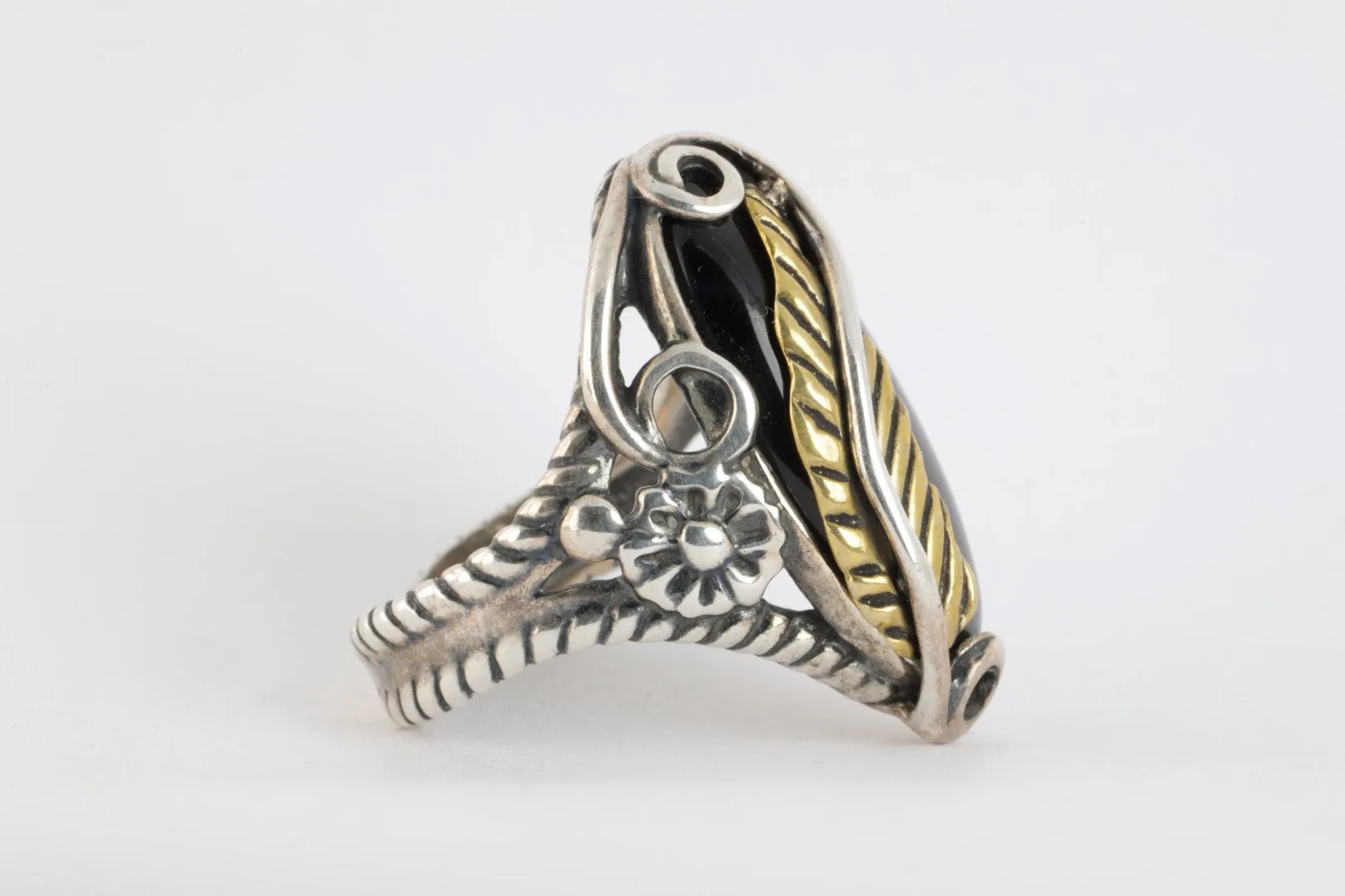 Carolyn Pollack 925 Silver & Brass Onyx Leaf Ring Size 7 (9.50g.)