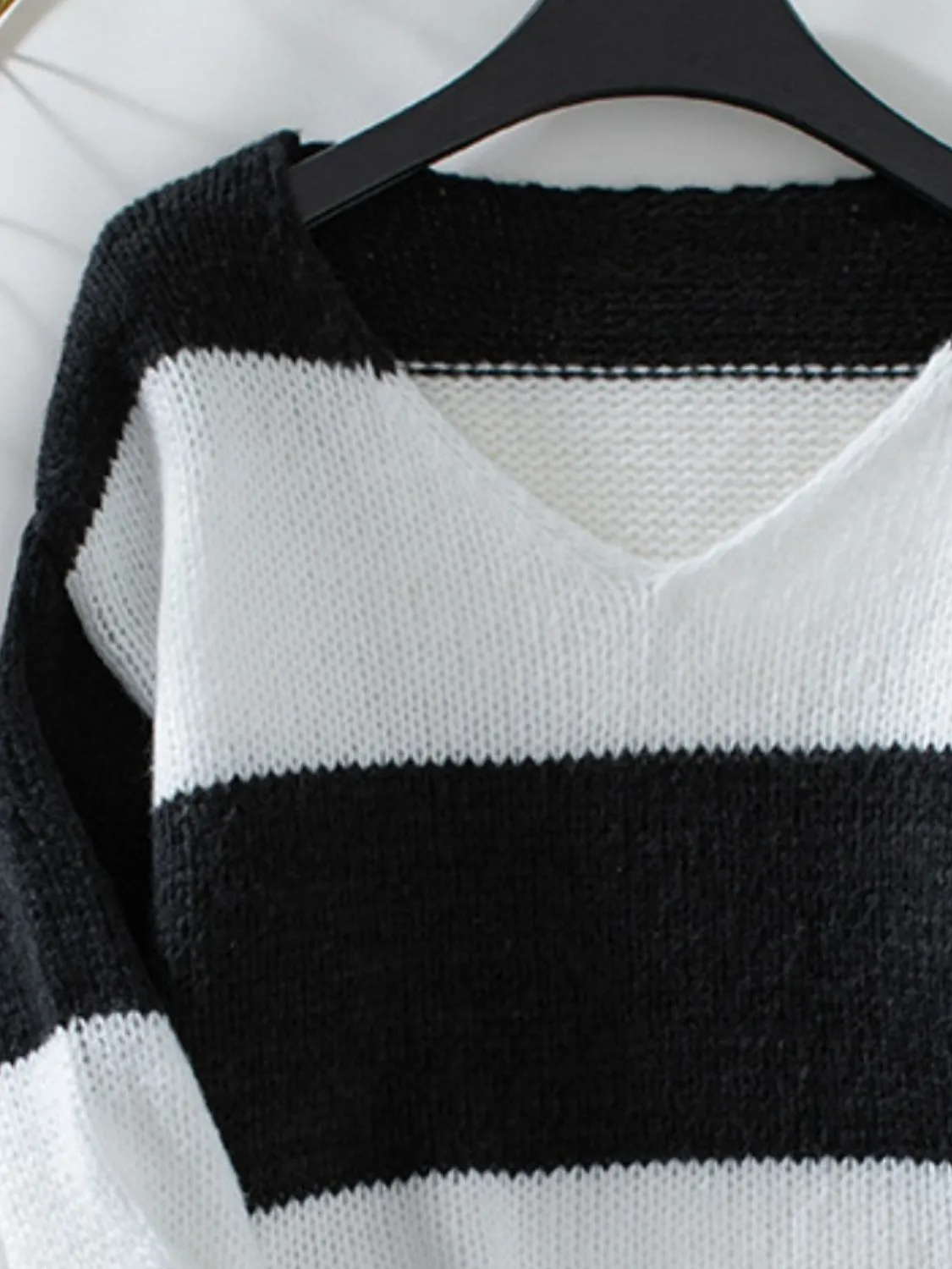 Color Block V-Neck Long Sleeve Sweater (3 Colors)