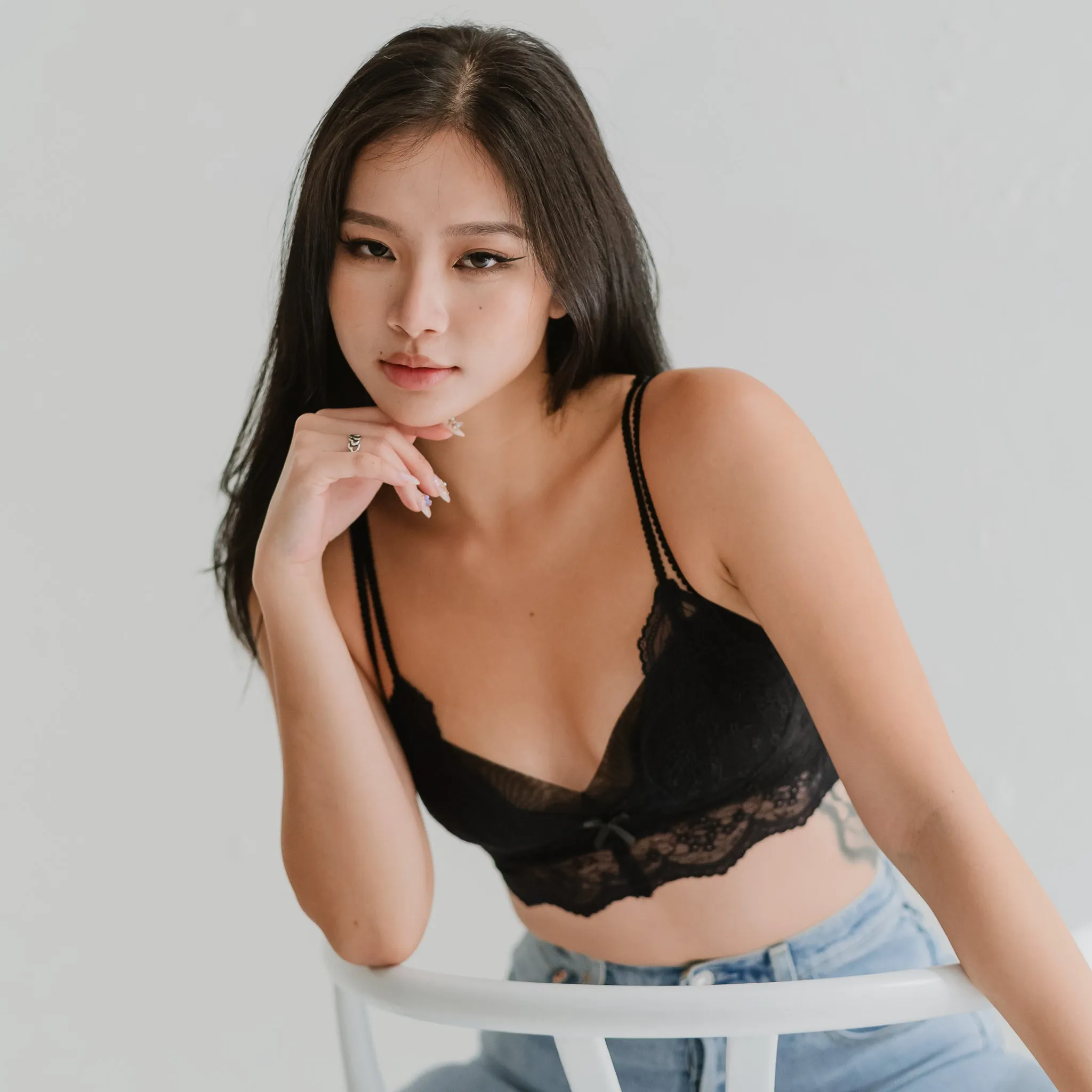 Dainty Daisy! Lace Unlined Wireless Bra in Black