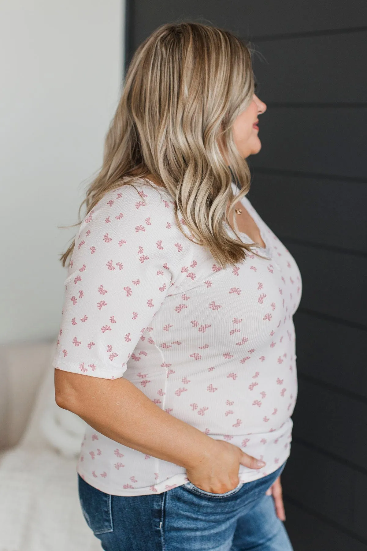 Extreme Bliss Printed V-Neck Top- Ivory & Pink