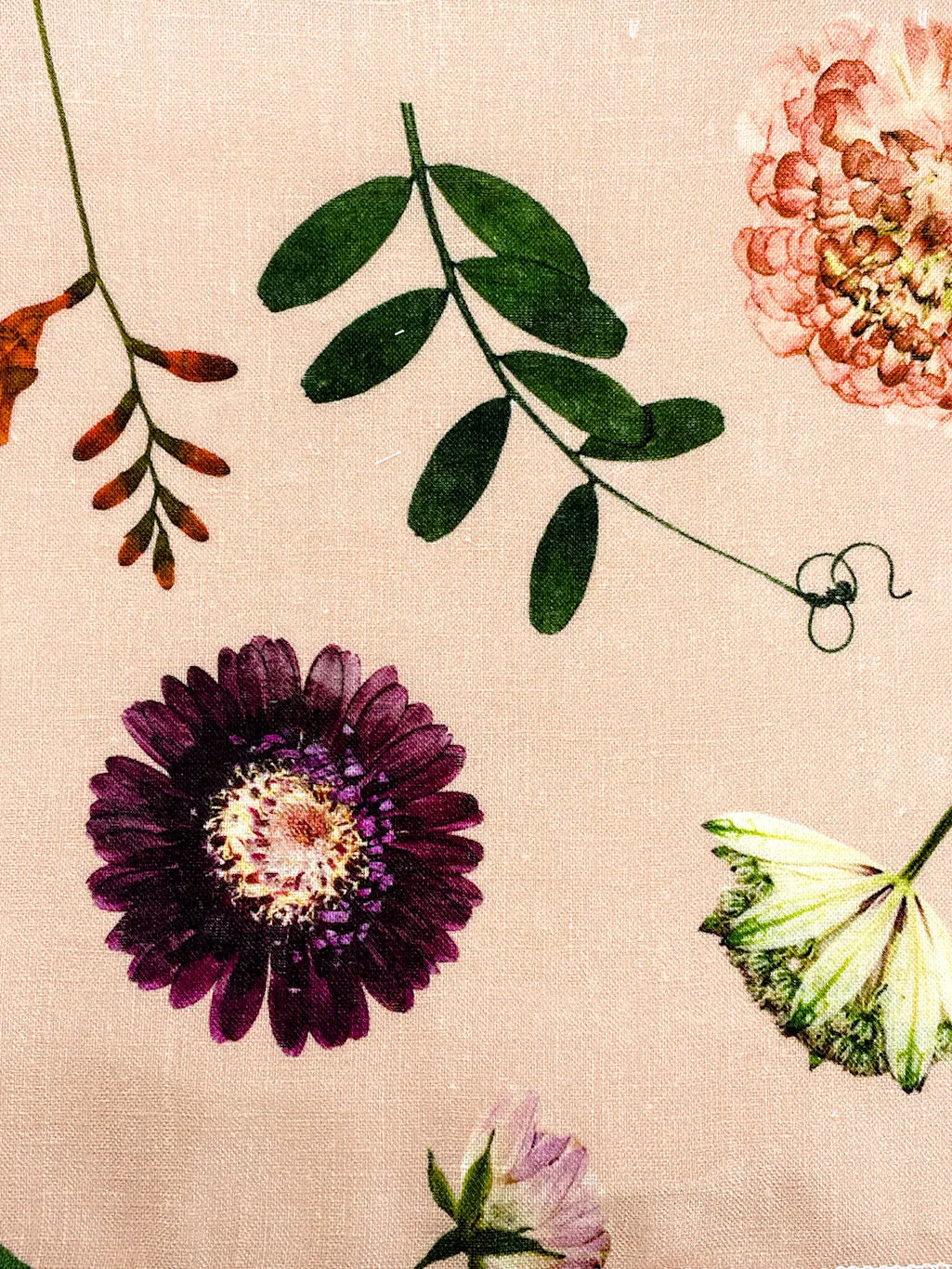 Floral Plants Handkerchief Light Weight 100% Linen Fabric By The Yard/CL1109