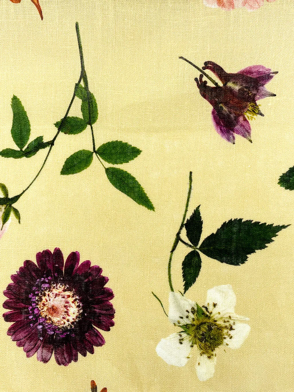 Floral Plants Handkerchief Light Weight 100% Linen Fabric By The Yard/CL1109