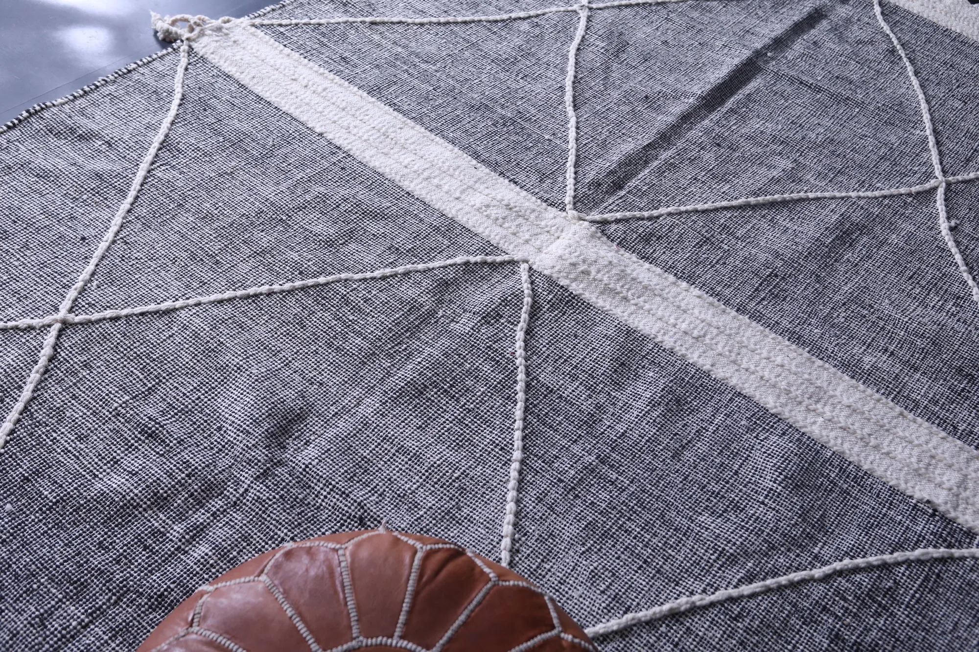 Kilim Moroccan rug - Flat woven wool rug - Berber custom rug