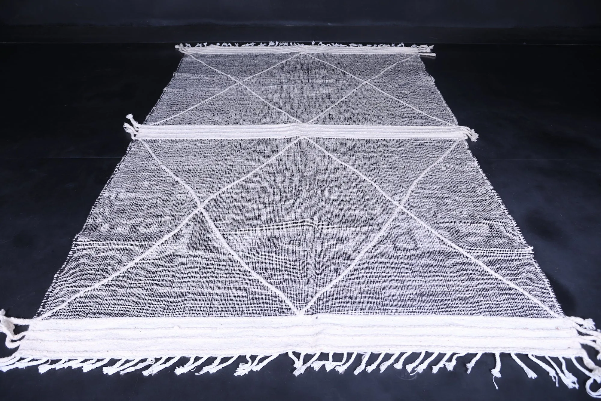 Kilim Moroccan rug - Flat woven wool rug - Berber custom rug
