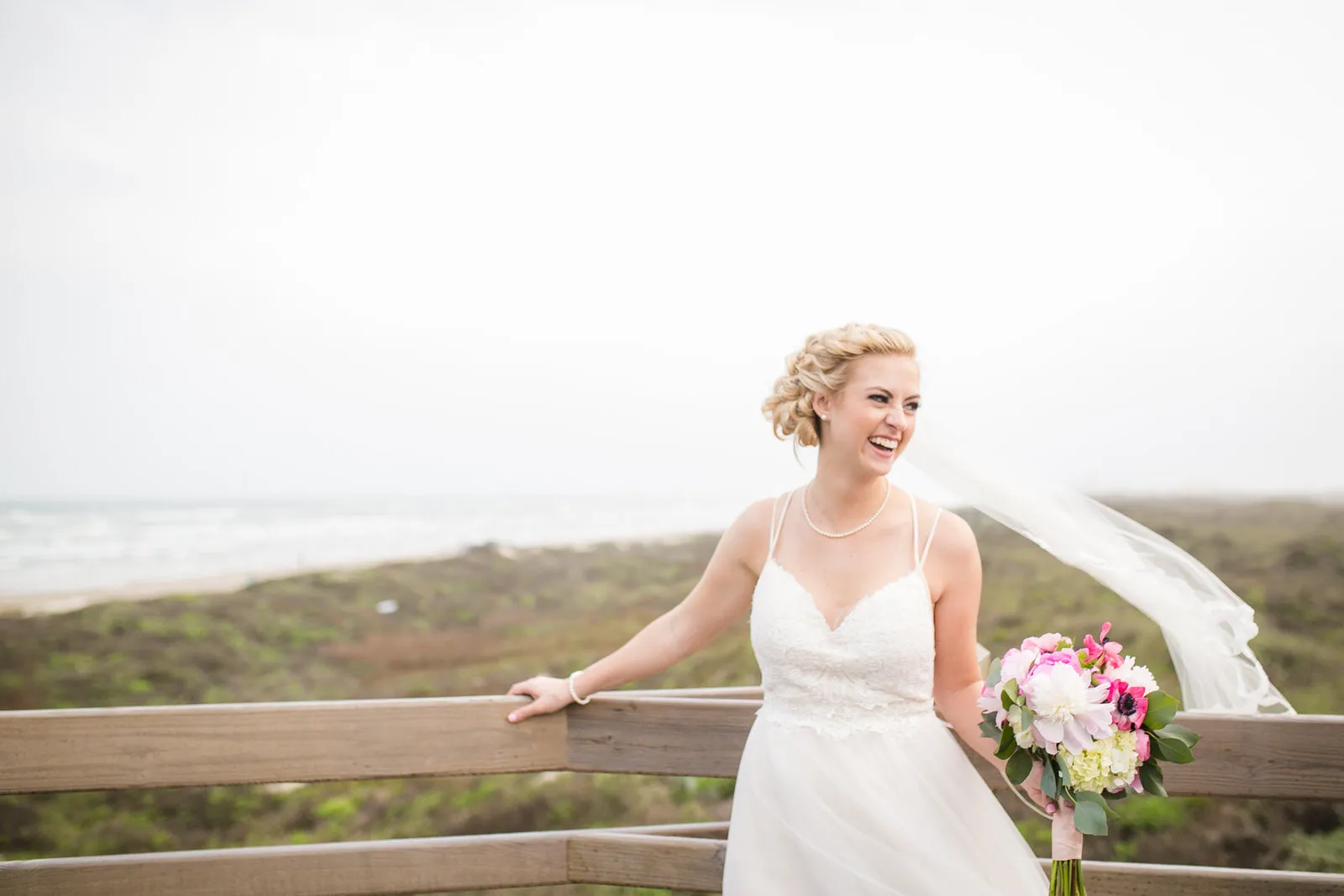 Lace Fingertip Length Wedding Veil with Thin Scallop Lace Trim, Off White/ Ivory Bridal Veil