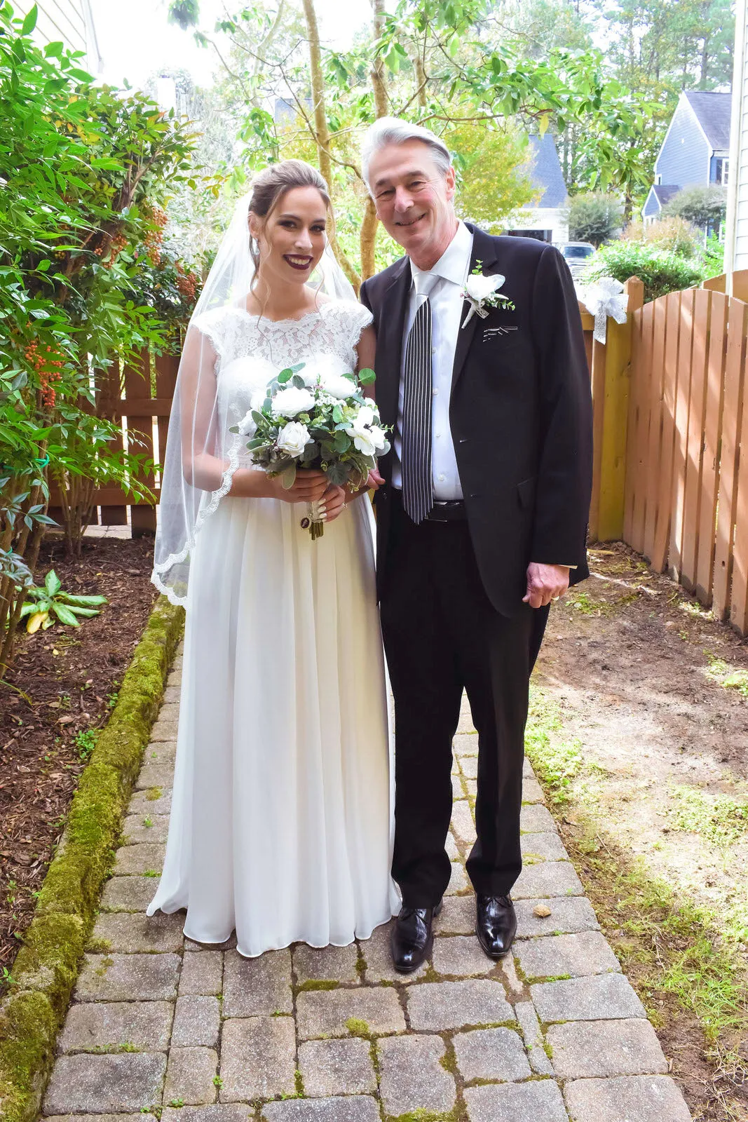 Lace Fingertip Length Wedding Veil with Thin Scallop Lace Trim, Off White/ Ivory Bridal Veil