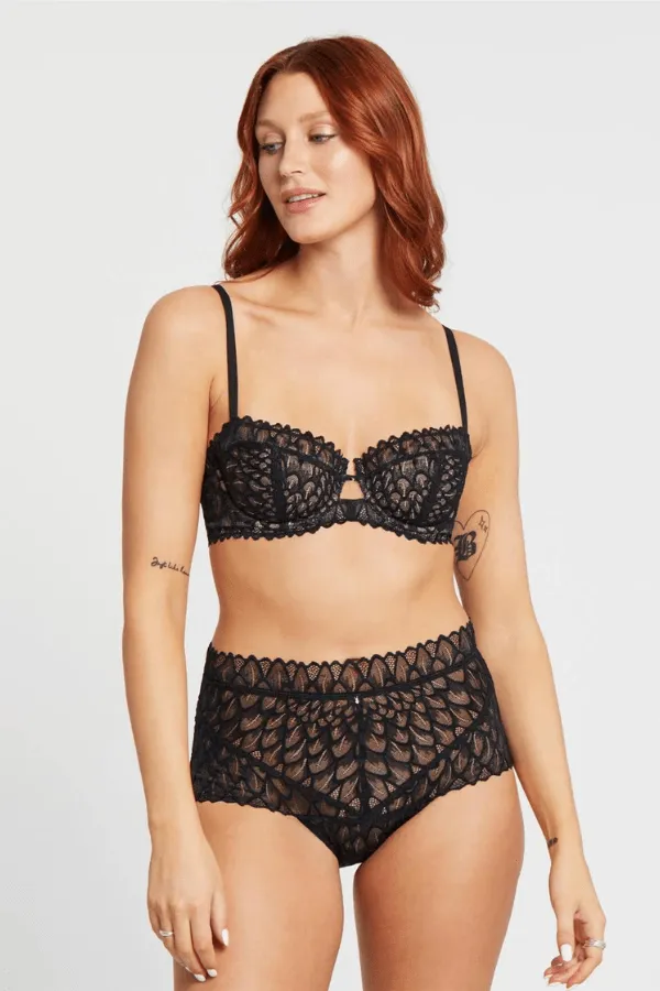Lacy Keyhole Balconette Bra - Black