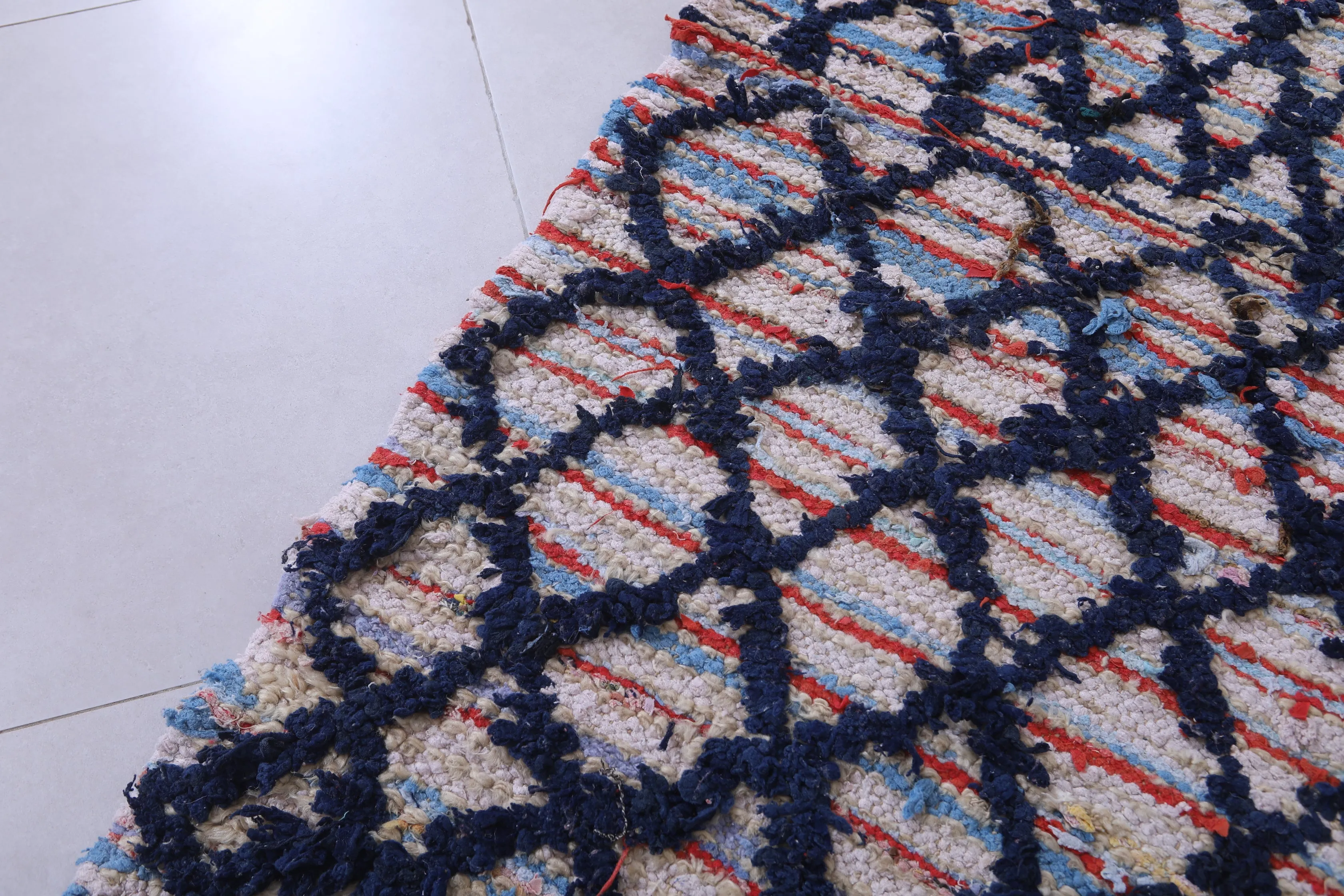 Moroccan Berber Rug - 3.5 X 5.6 Feet | Diamond Motif