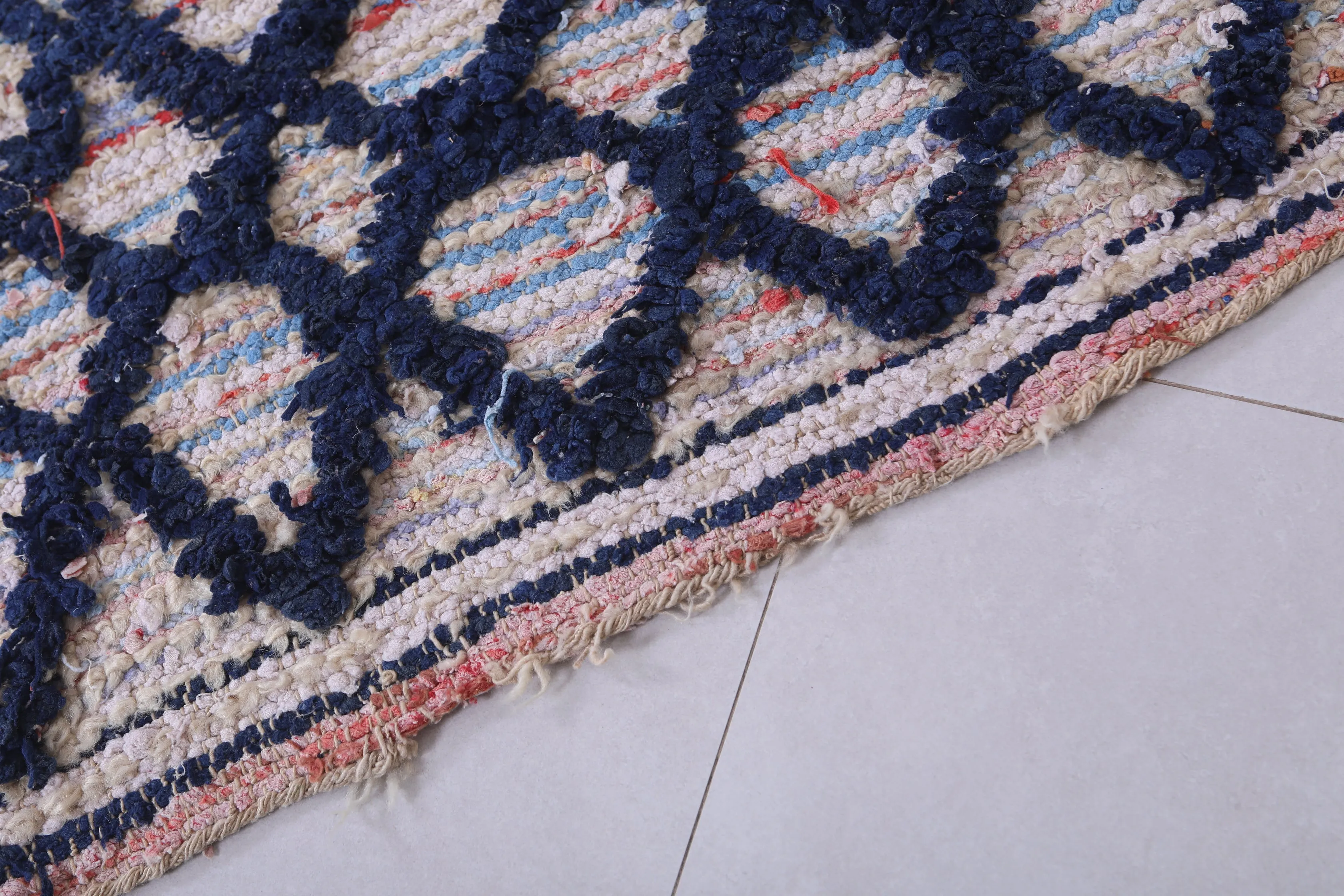 Moroccan Berber Rug - 3.5 X 5.6 Feet | Diamond Motif