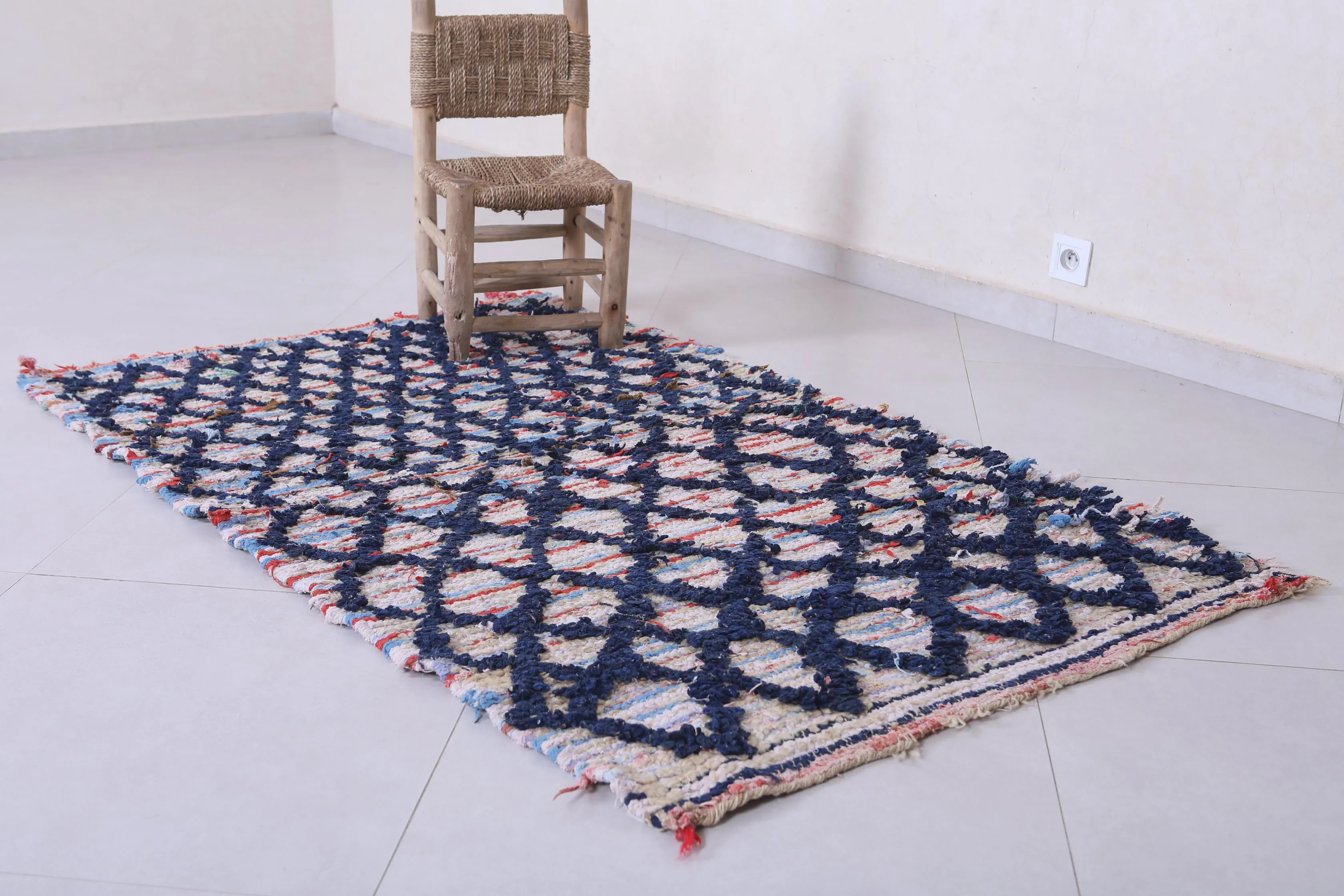 Moroccan Berber Rug - 3.5 X 5.6 Feet | Diamond Motif
