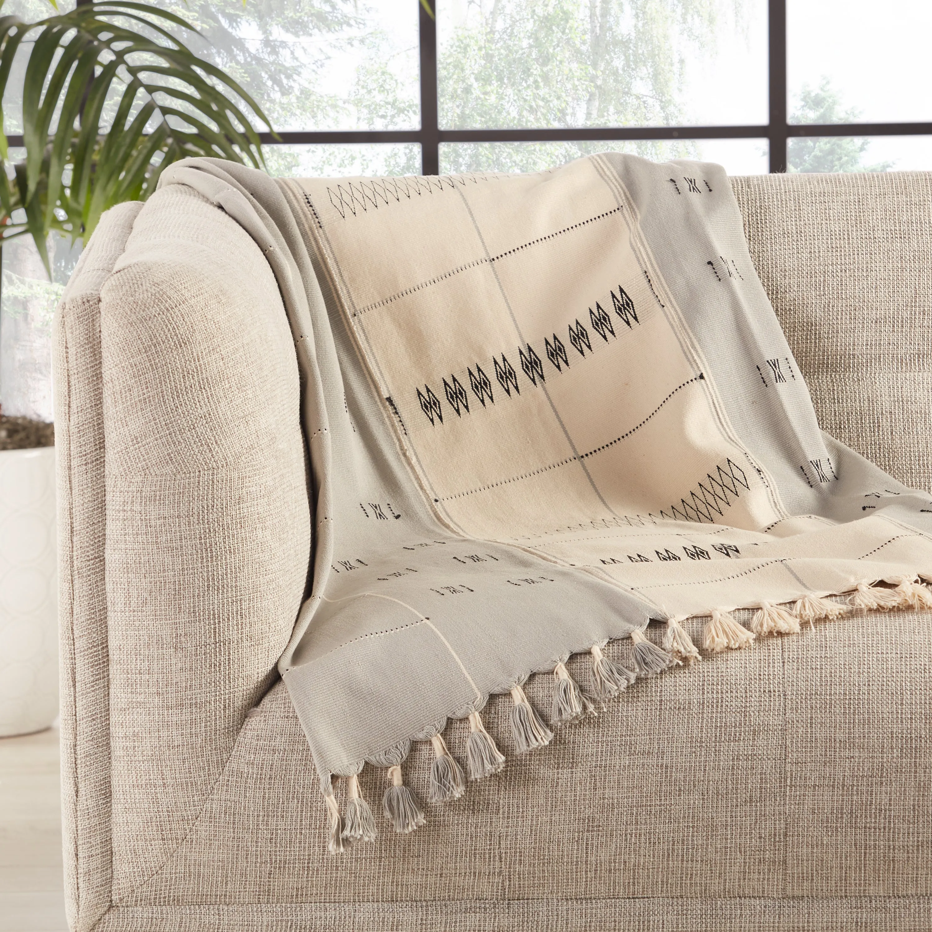 NAGALAND THROW SEKRENYI