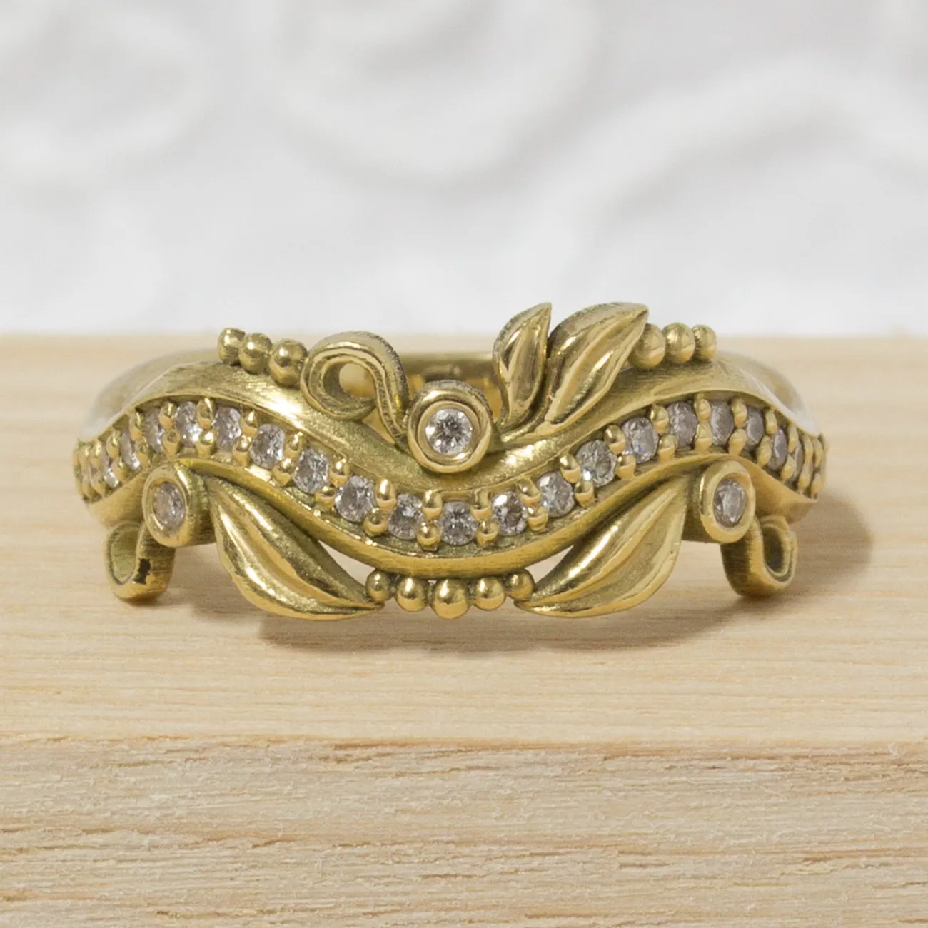 Nava 2 -  Leaves Diamond Band