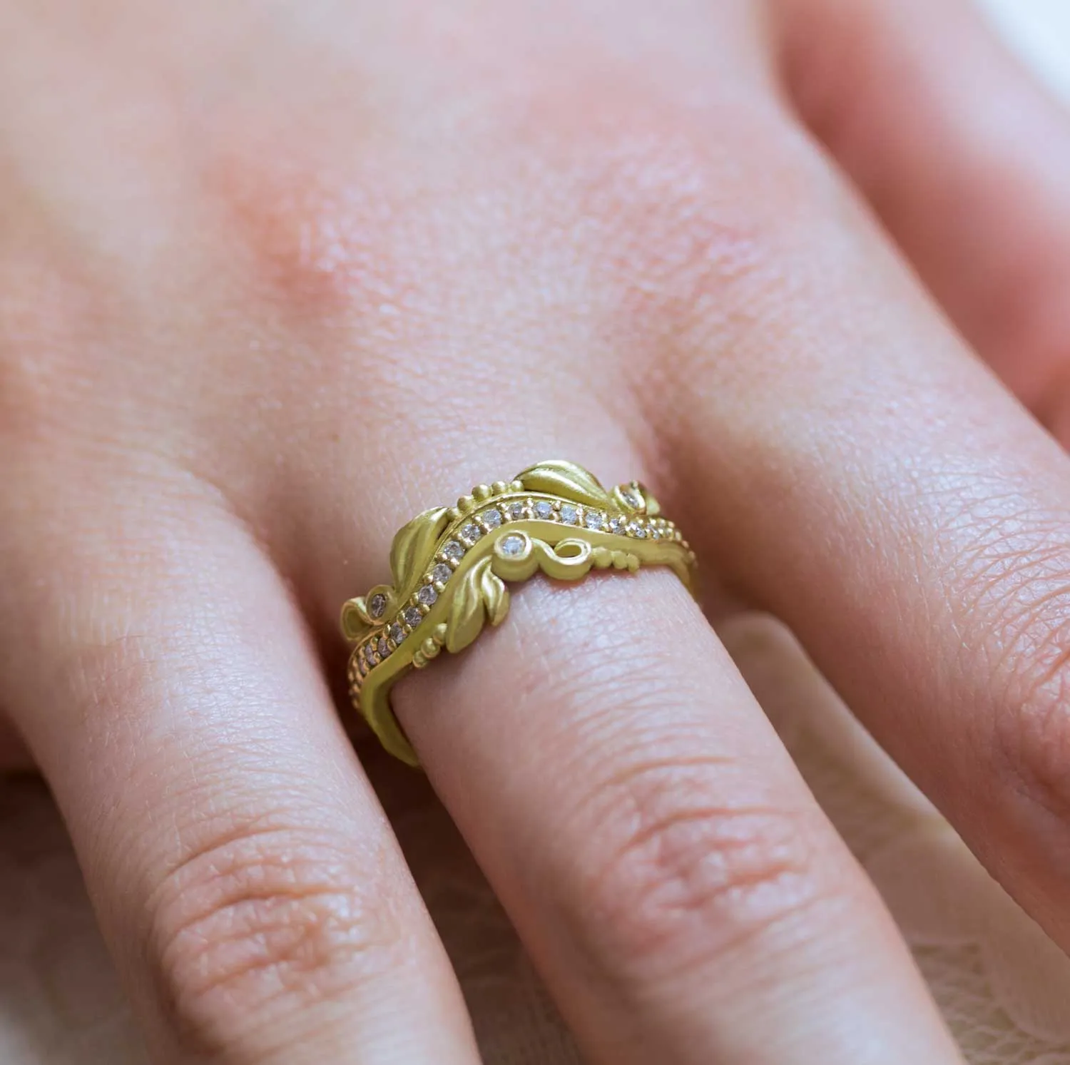 Nava 2 -  Leaves Diamond Band