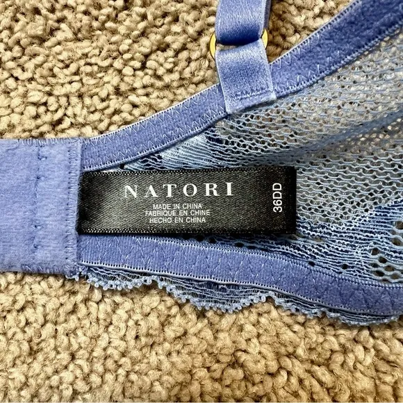 NWT! Natori Feathers Lace Underwire Bra in Color: Smoky Iris/Dolphin. Size 36DD