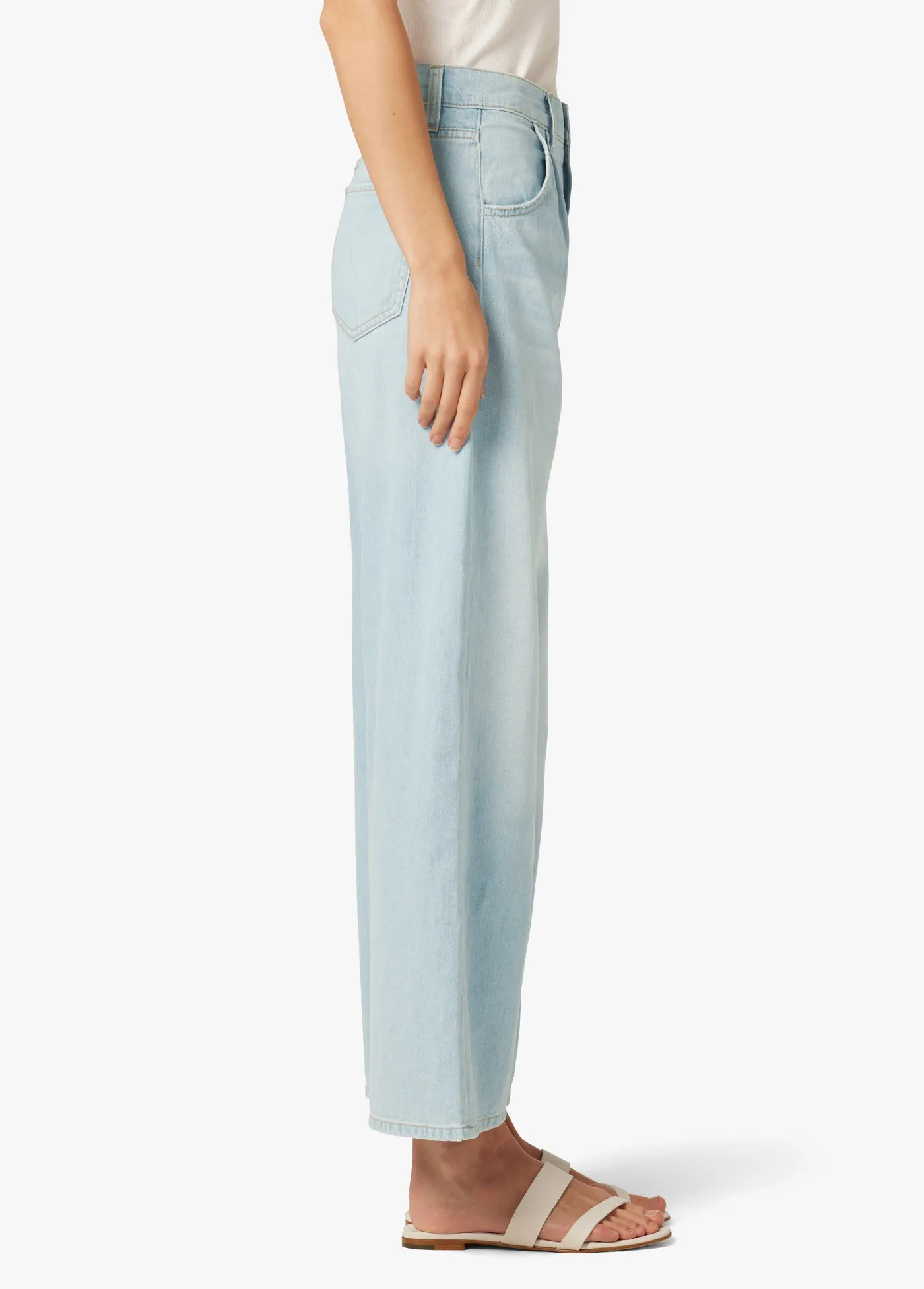 THE PLEATED WIDE LEG ANKLE