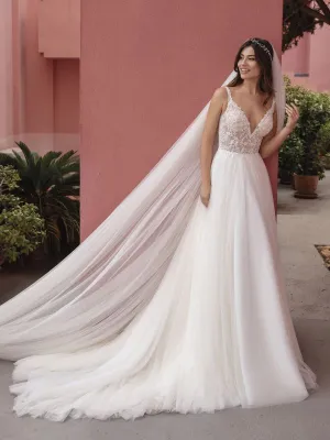 W1 White One Size 8 Enchanter Off White/Crystal Gown