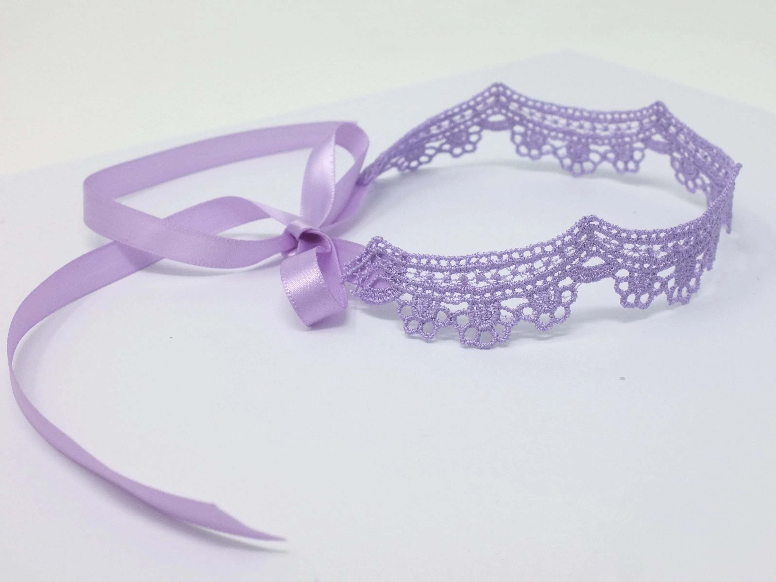 Yelena Lavender Scalloped Lace Choker with Ribbon