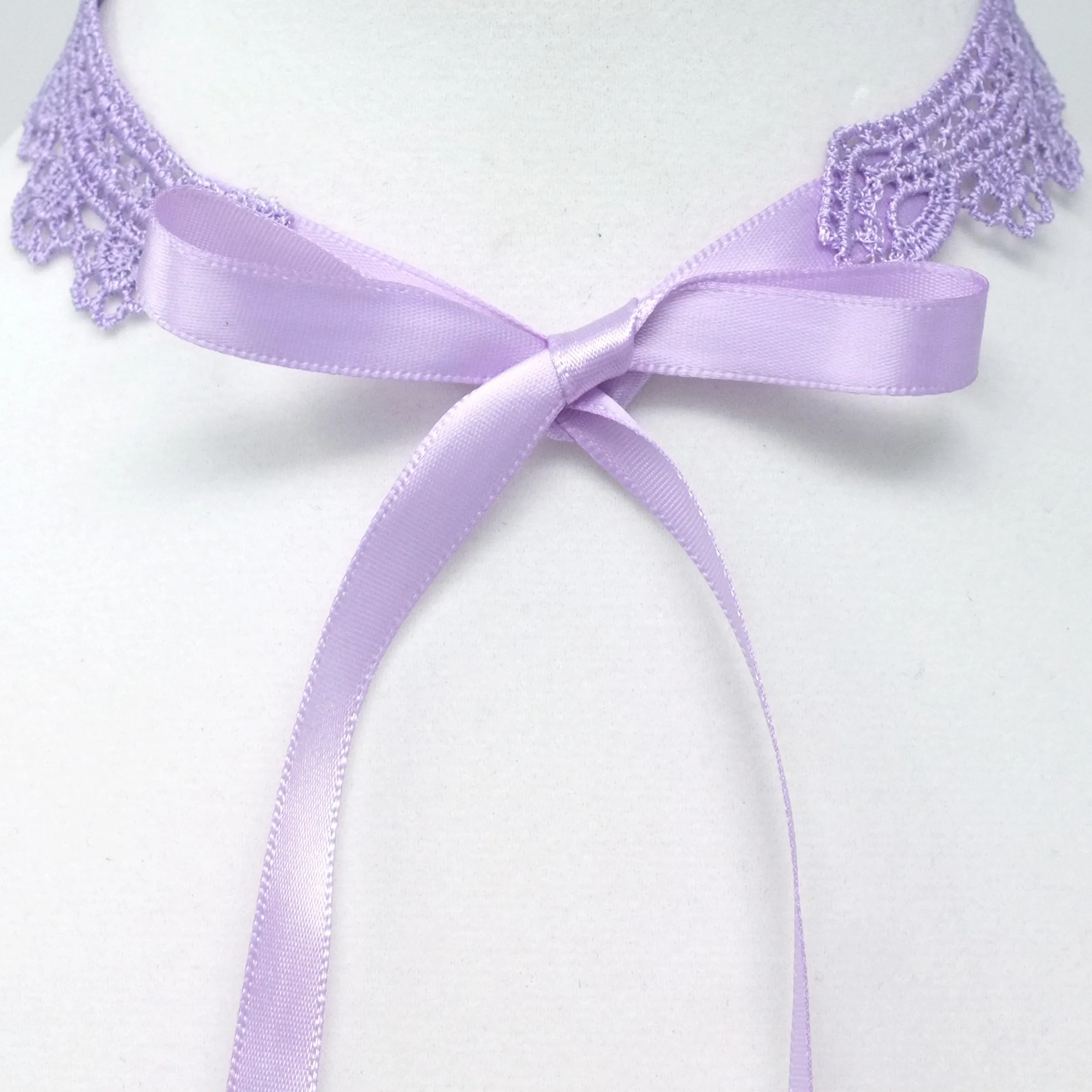 Yelena Lavender Scalloped Lace Choker with Ribbon