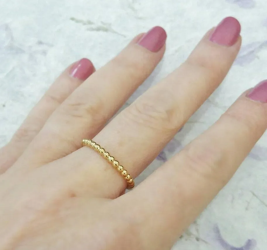 Yellow gold wedding band